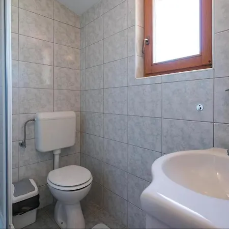 Lovely Home In Liznjan With Wifi Holiday home Liznjan
