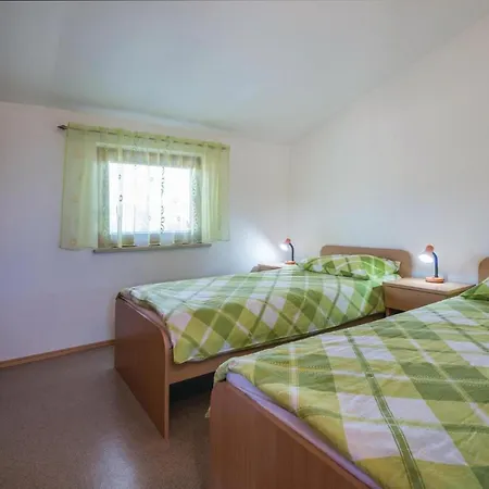 Lovely Home In Liznjan With Wifi Holiday home